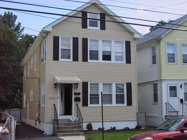 309 Willow Ave — Photo 1