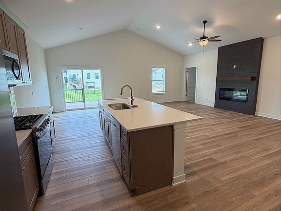 4th image of 5427 Leyden Ave