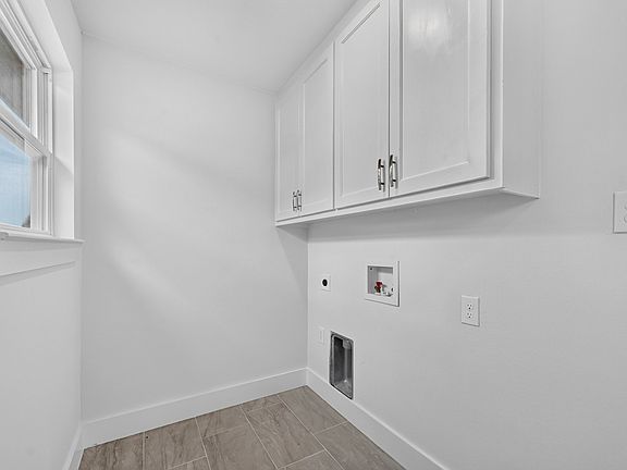 4th image of 1308 Grinnel Dr