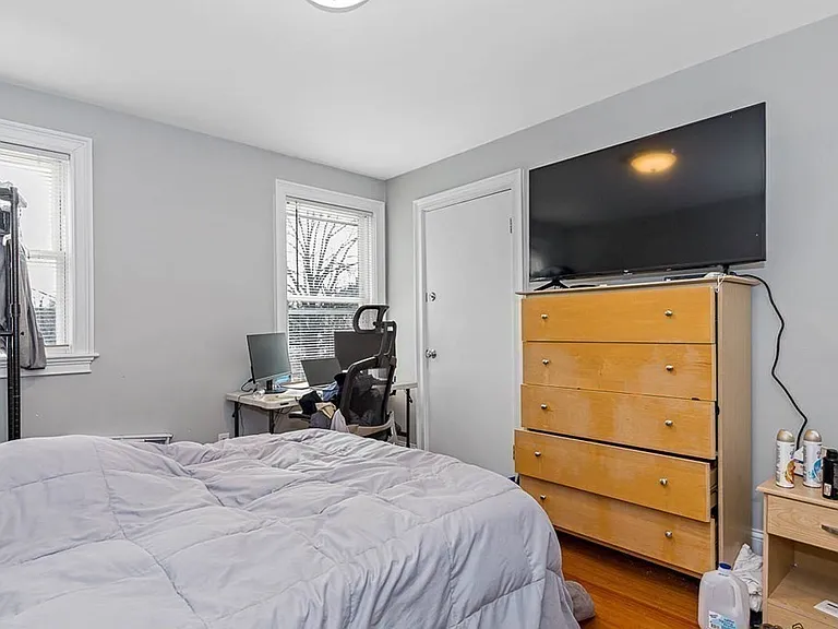195 E Cottage St #2 — Photo 3