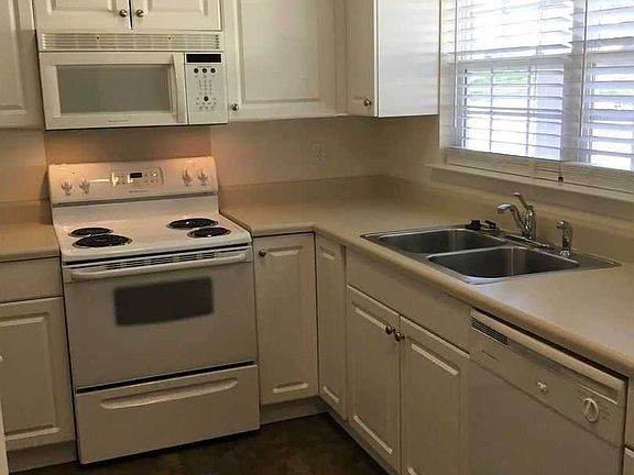 3rd image of 750 Tavern Ct