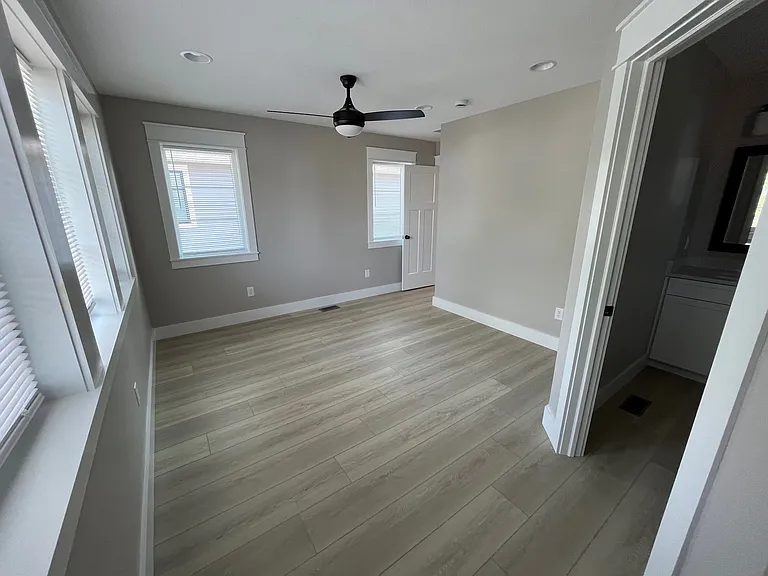 1213 N Madison St — Photo 29
