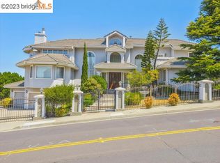 13208 Campus Dr, Oakland, CA 94619