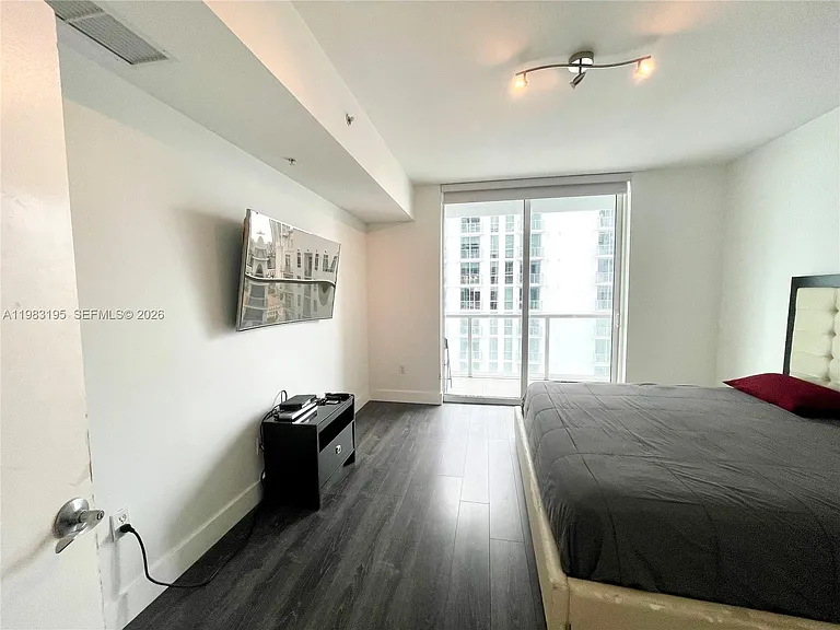 253 NE 2nd St #2506 — Photo 23