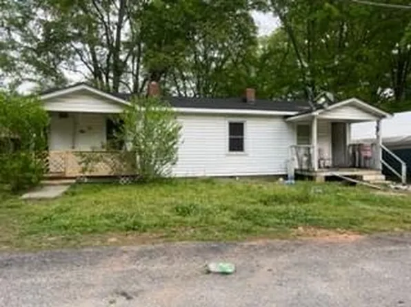 615 Dallas Ct, Greenwood, SC 29646