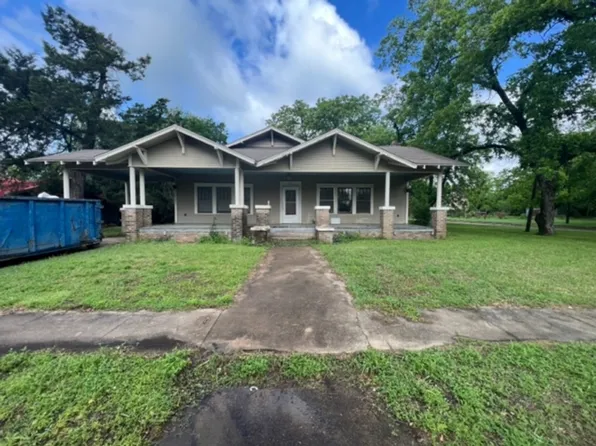 309 N 4th St, Wortham, TX 76693