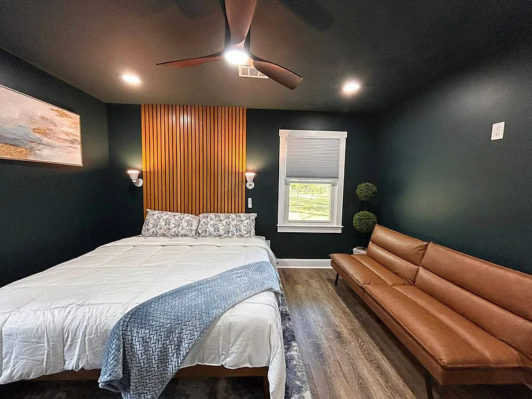 Malone Dr NW — Photo 4