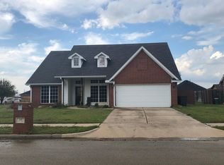 100 Radecke Rd, Krum, TX 76249