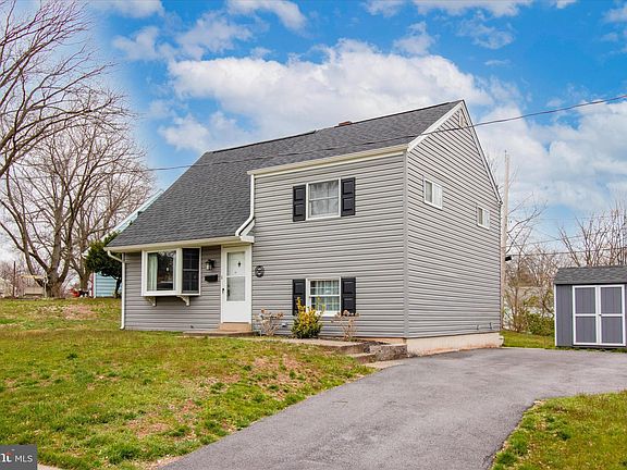 3rd image of 46 Robarts Dr