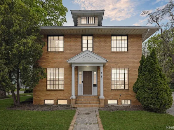 703 E Court St, Flint, MI 48503
