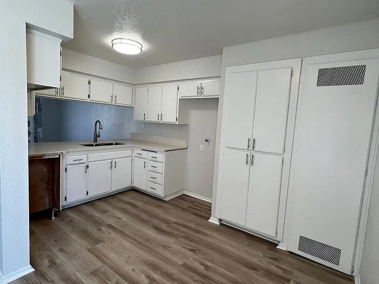 9905 El Camino Real — Photo 2