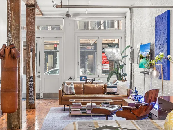 274 Water St APT 1F, Manhattan, NY 10038