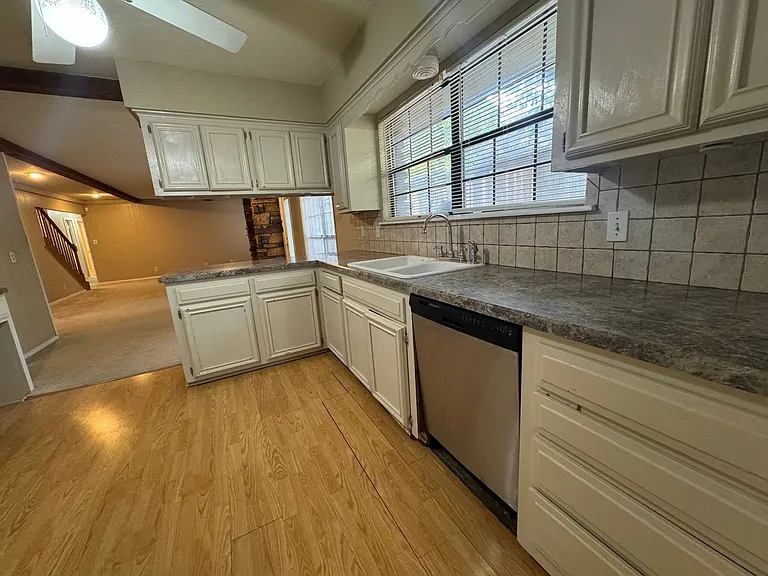8406 S Gary Ave — Photo 16