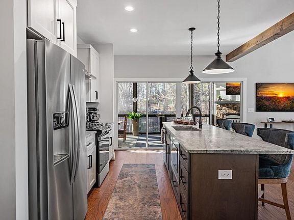 3rd image of 320 Bridge Rd