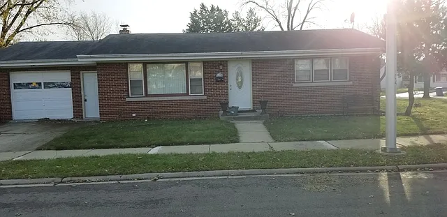 202 E Maple Ct photo 1