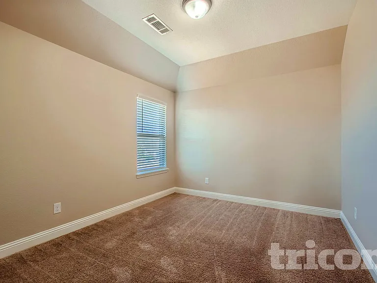 409 Montgomery Ave — Photo 7