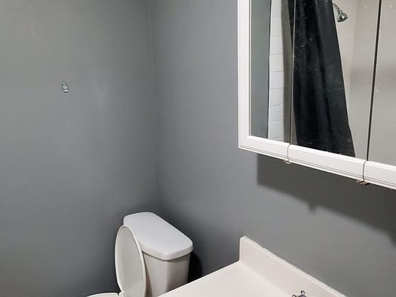 3rd image of 1025 Bedford St Unit 1W