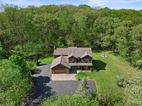 W325S6995 Squire LANE, Mukwonago, WI 53149
