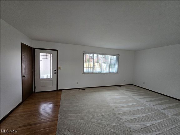 3rd image of 496 Kittle St