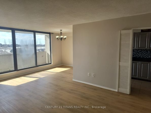 301 Prudential Dr #907, Toronto, ON M1P 4V3