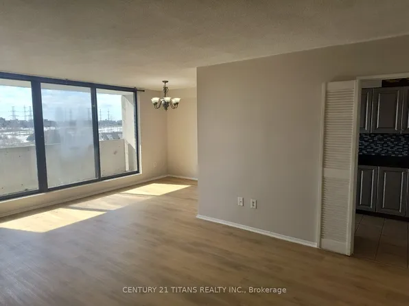 301 Prudential Dr #907, Toronto, ON M1P 4V3