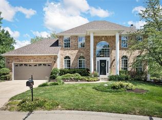 706 Season Heather Ct, Ballwin, MO 63021