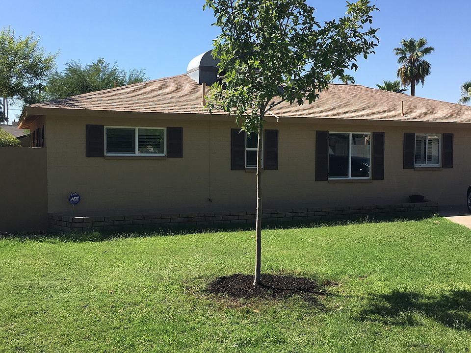 2nd image of 1028 E Cavalier Dr