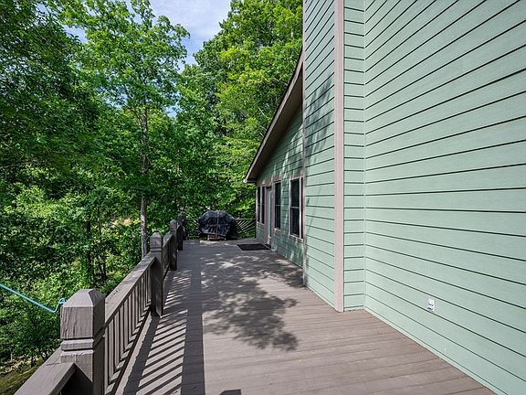 38th image of 4550 Southgate Rd