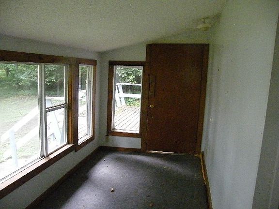 4th image of 35456 Sullivan Dr