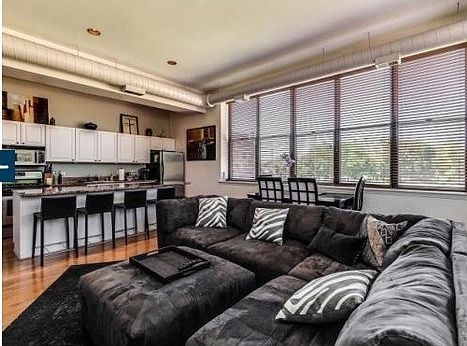 3rd image of 2512 N Bosworth Ave APT 206