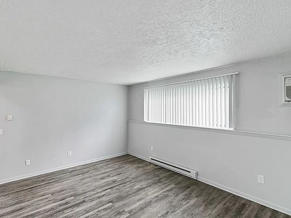 4th image of 282-286 S Clinton St #2