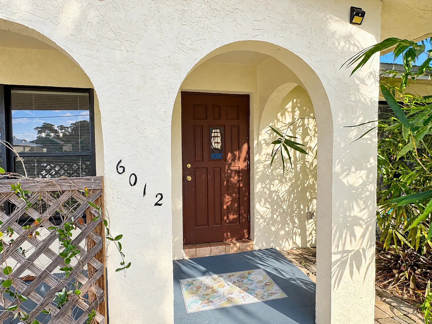 2/2/2 home with fenced backyard in Ft Pierce — Photo 2
