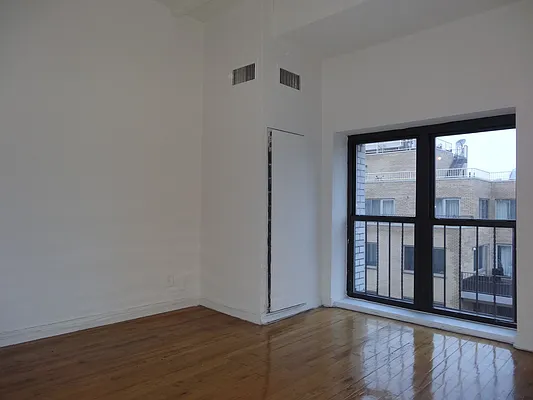 Rented by Green Home NY Realty LLC | media 15