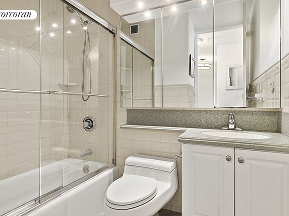 3rd image of 350 W 50th St APT 17H