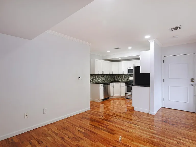 131 Armstrong Ave #1 — Photo 8