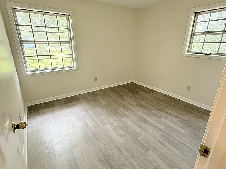 7700 Elder Ferry Rd — Photo 11