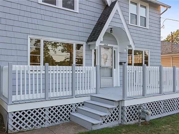 2nd image of 2818 Park Dr