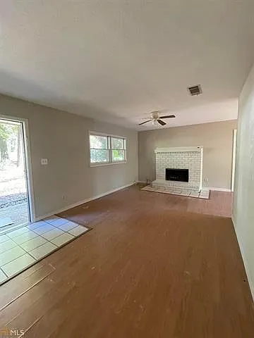 2983 Deshong Dr — Photo 3