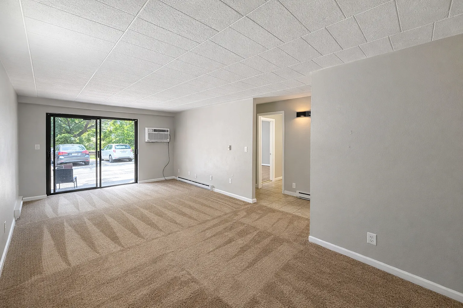 Sycamore Apartments — Photo 2