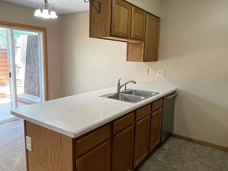 1801 Red Dale Dr — Photo 7