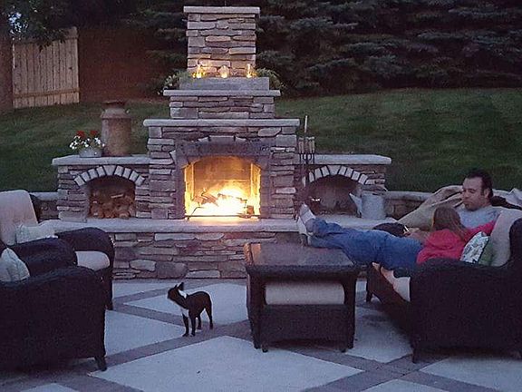 Patio & Outdoor Fireplace!