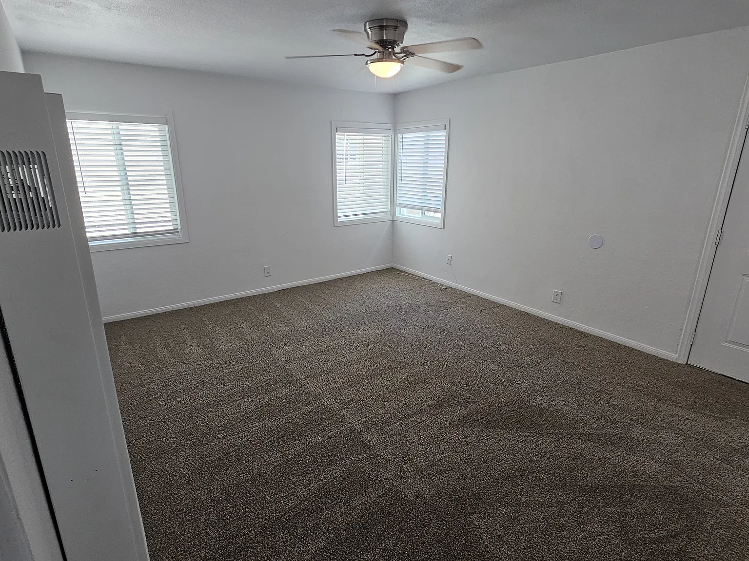2 bed, 700 sqft, $2,045 — Photo 4