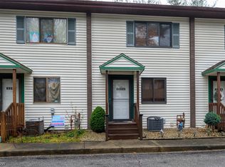 2252 Pine Top Ct, Akron, OH 44319