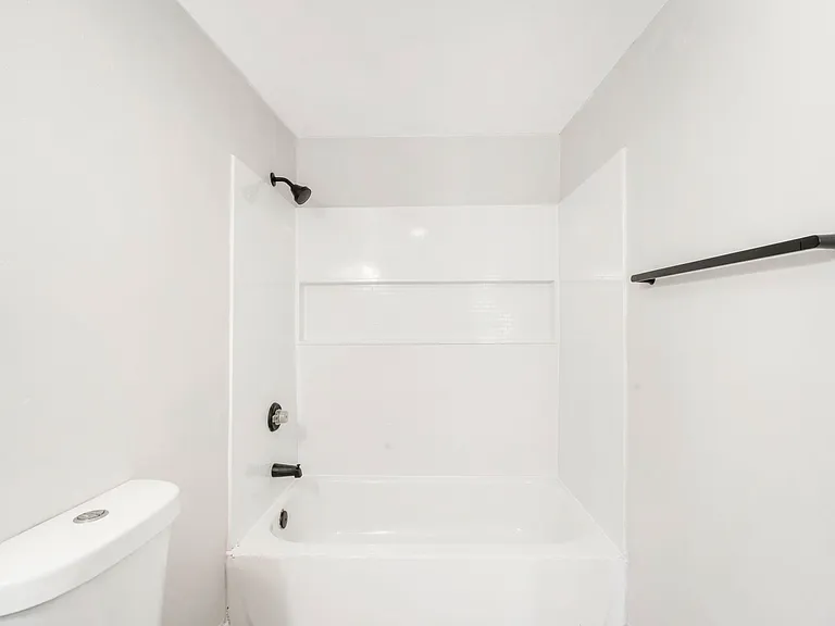 3290 Logan Ave #3290 — Photo 16