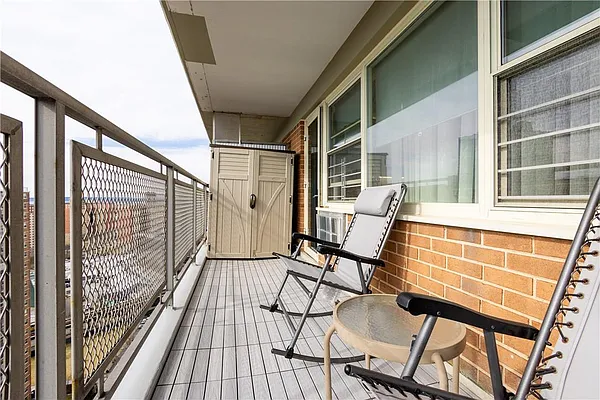 Sold by Remax Edge | media 28