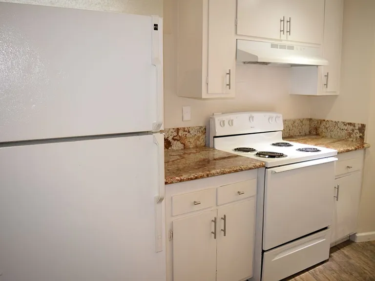 6049 Northcrest Cir #3 — Photo 11