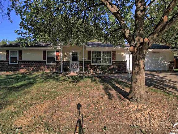 2nd image of 2908 Belle Haven Dr