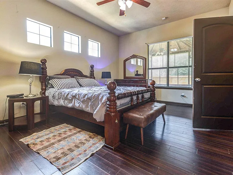 940 Oak Lynn Dr — Photo 12