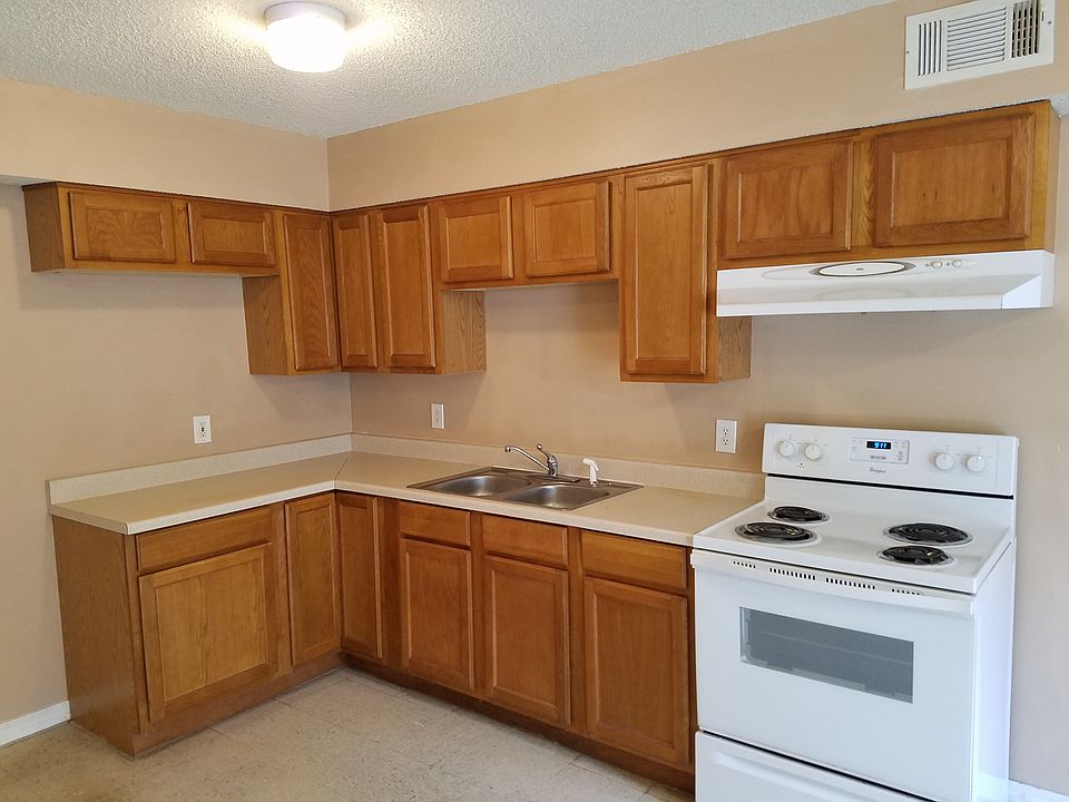 1st image of 3505 Golden Dr APT B