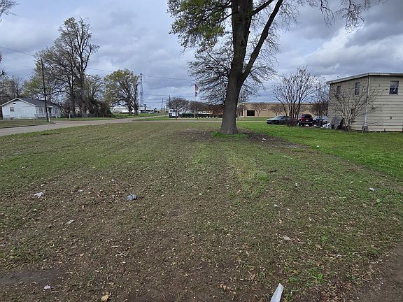 4th image of 102 2nd St